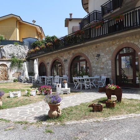 Villalago B&B La Tana Dell'Orso מראה חיצוני תמונה