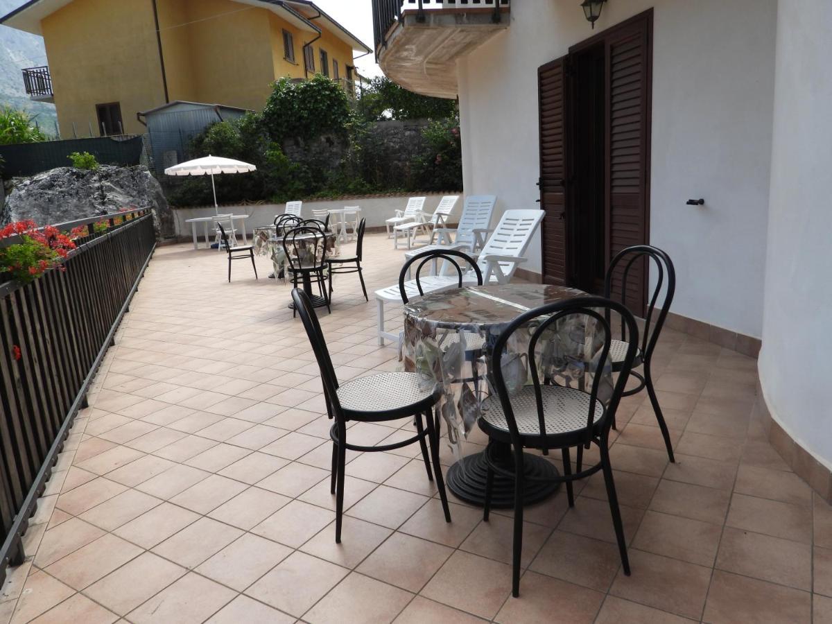 Villalago B&B La Tana Dell'Orso מראה חיצוני תמונה
