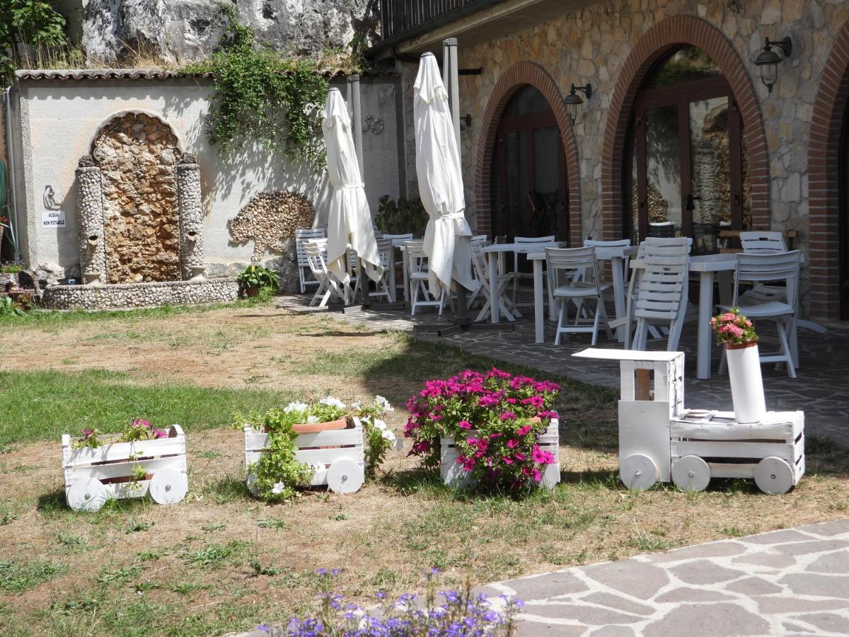 Villalago B&B La Tana Dell'Orso מראה חיצוני תמונה