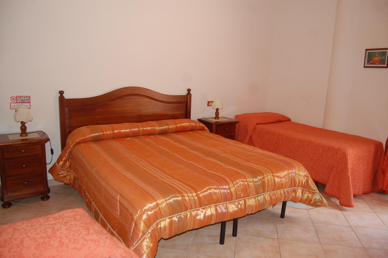 Villalago B&B La Tana Dell'Orso מראה חיצוני תמונה
