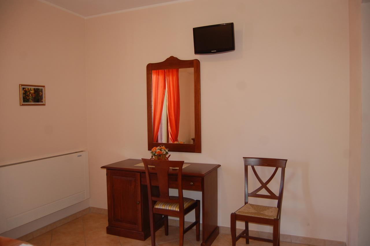 Villalago B&B La Tana Dell'Orso מראה חיצוני תמונה